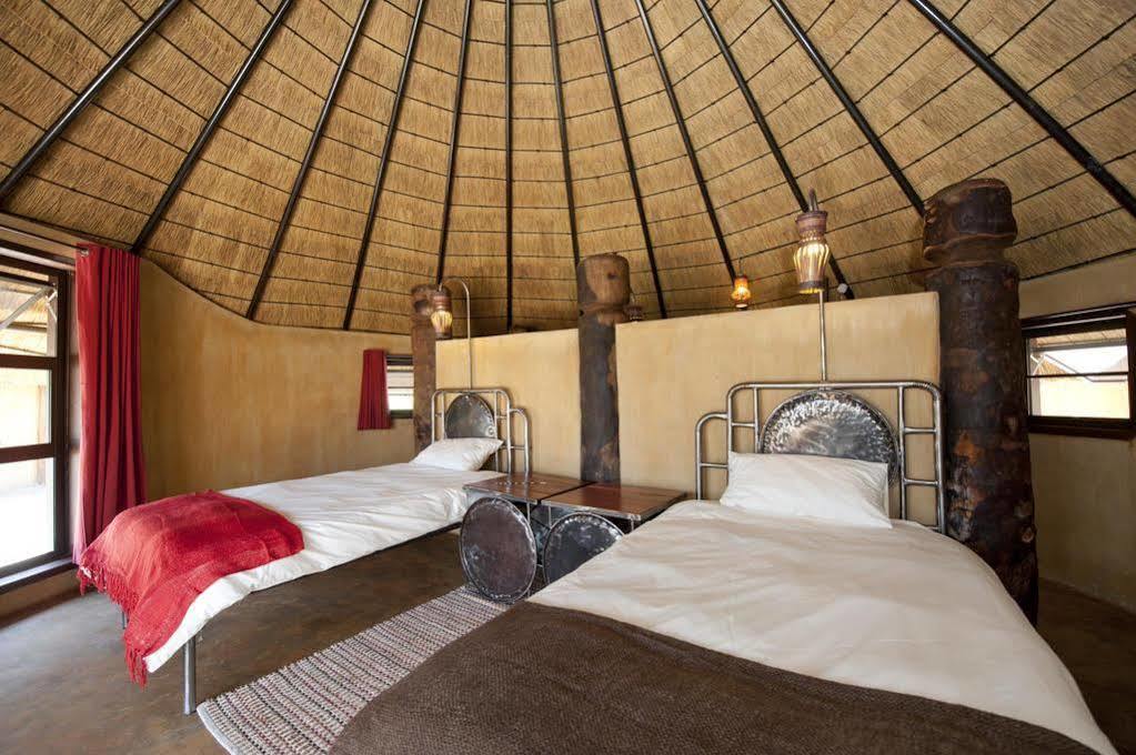 Ongula Village Homestead Lodge Ондангва Экстерьер фото