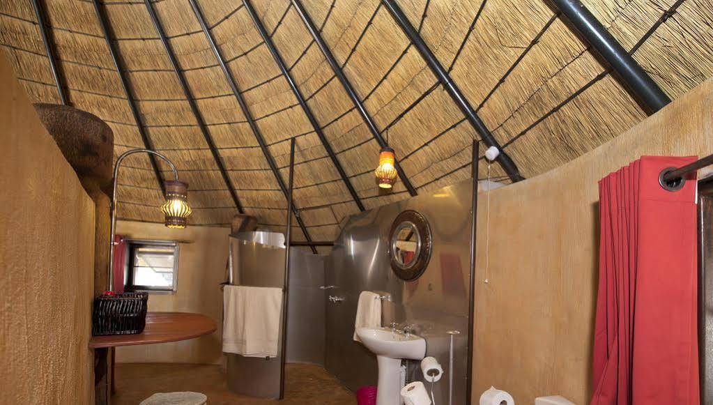 Ongula Village Homestead Lodge Ондангва Экстерьер фото